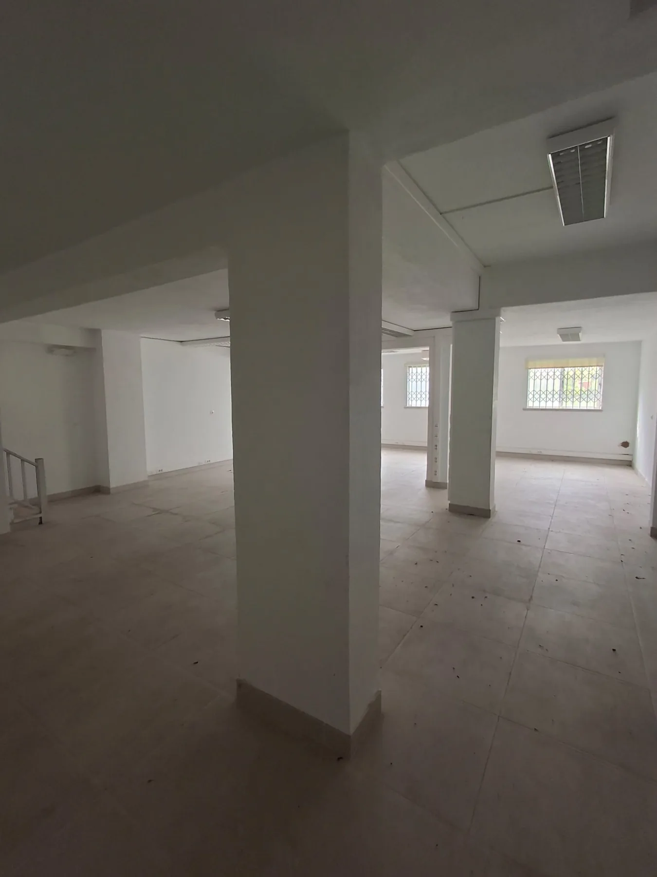 Cozinha e zona social antes da remodelação