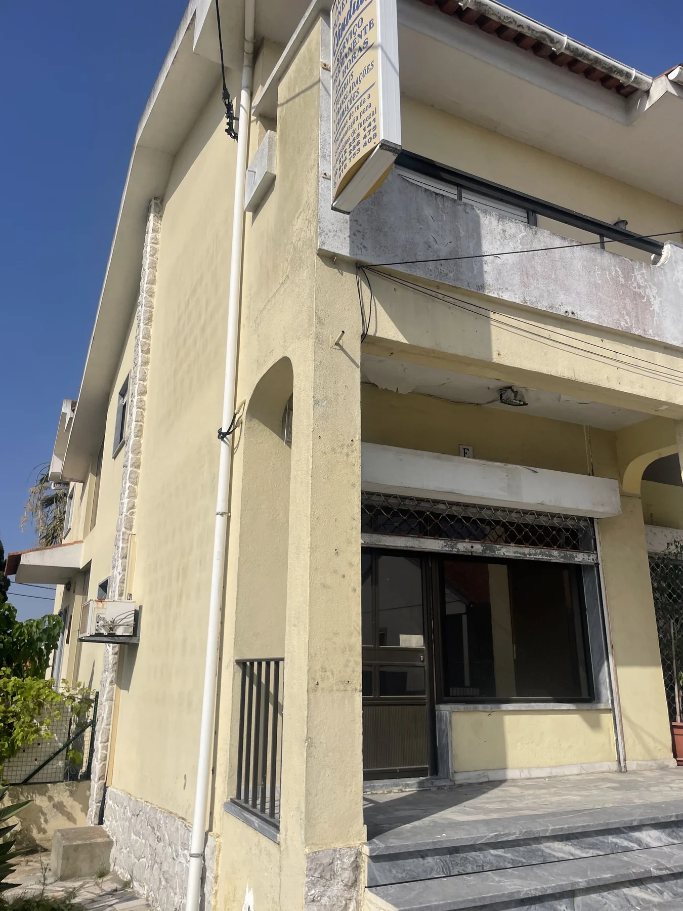 Obra Charneca antes da intervenção: exterior existente